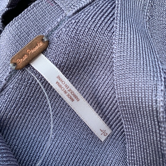 Free People Large Looking Back Sweater Top - NWT - Picture 4 of 4